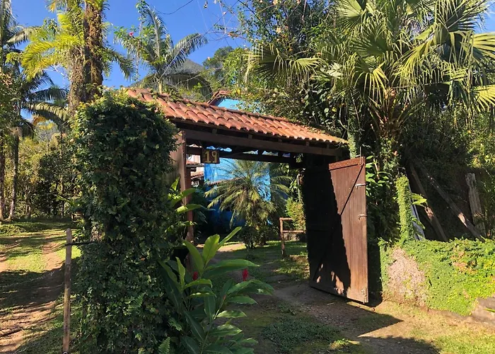 Praia De Sao Goncalo Com Piscina Natural
